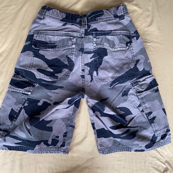 Old navy shorts (mint condition) - Picture 2 of 3